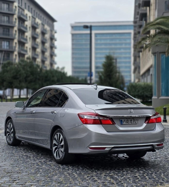 2017 Honda Accord, 2.0L, 246000km - Image 6