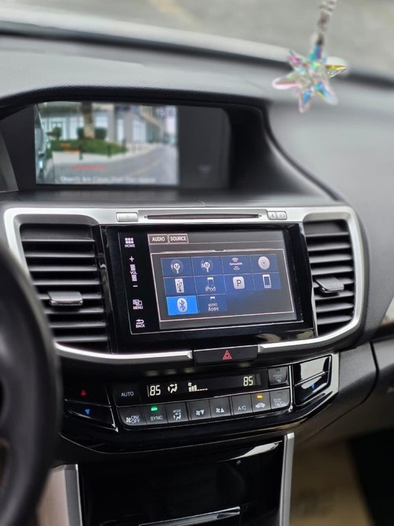 2017 Honda Accord, 2.0L, 246000km - Image 10
