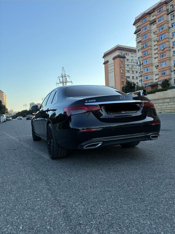 2021 Mercedes E 200, 2.0L, 57000km - Image 3
