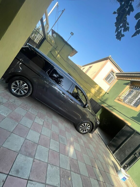 2015 Kia Carnival, 2.2L, 157000km - Image 4