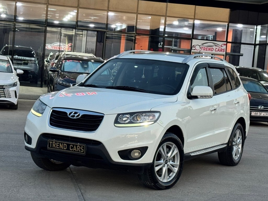 2010 Hyundai Santa Fe, 2.4L, 182000km - Image 1