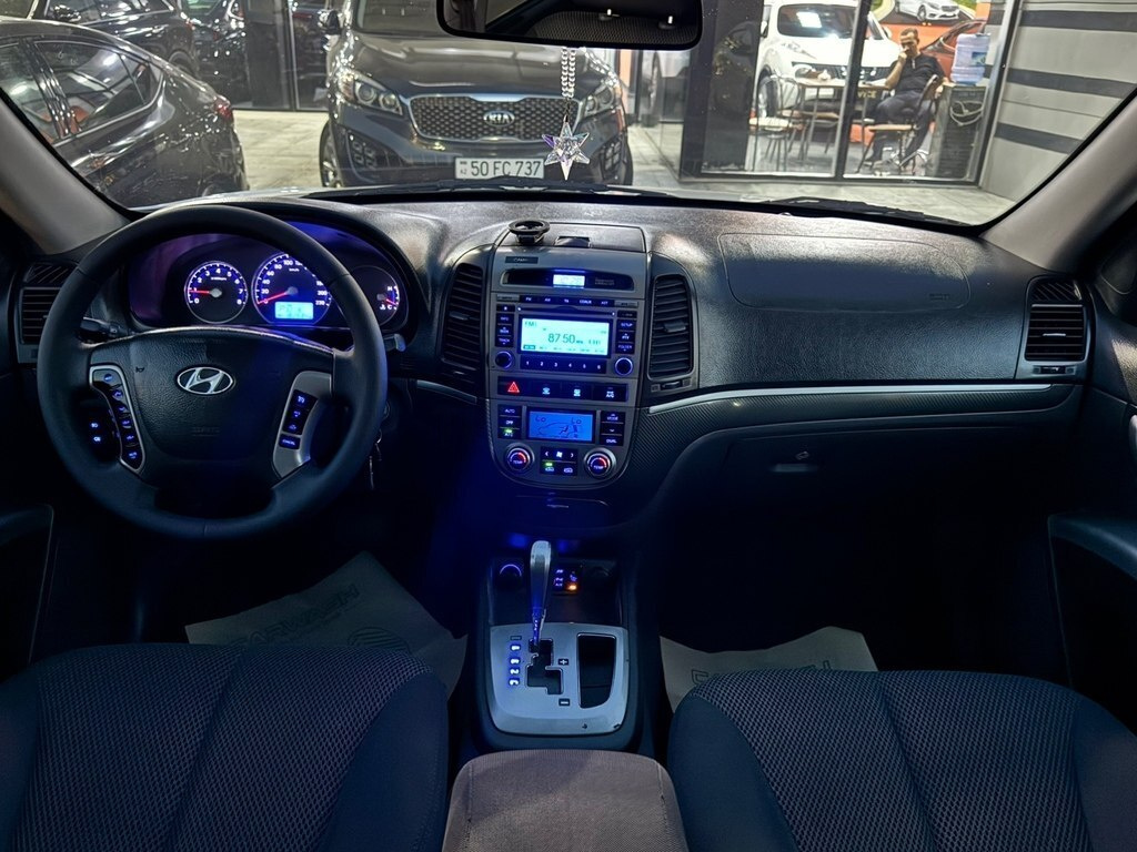 2010 Hyundai Santa Fe, 2.4L, 182000km - Image 21