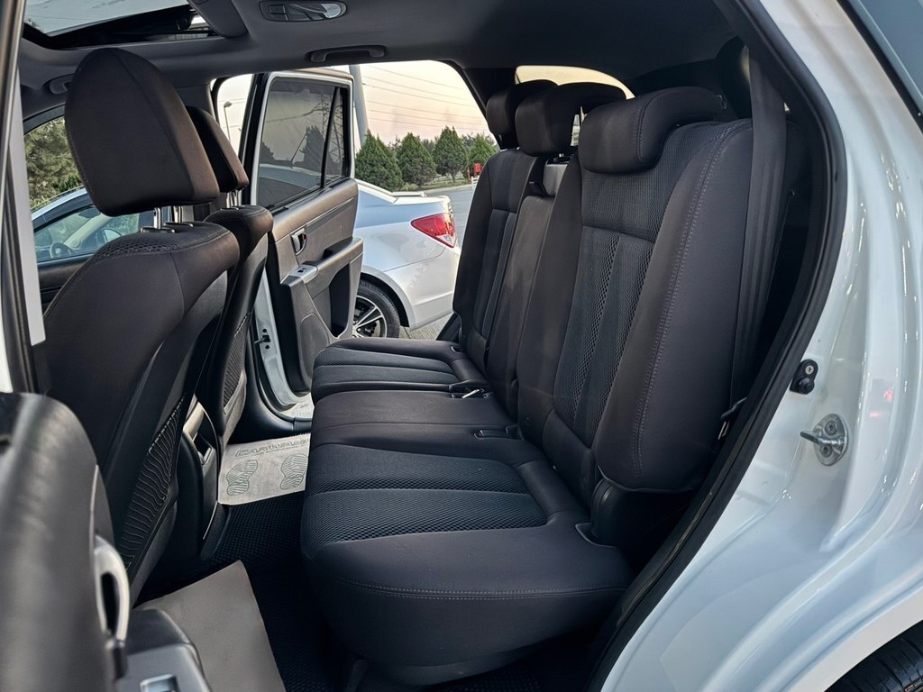 2010 Hyundai Santa Fe, 2.4L, 182000km - Image 26
