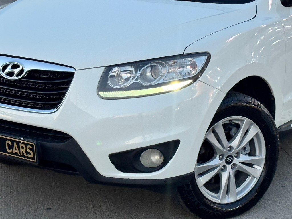 2010 Hyundai Santa Fe, 2.4L, 182000km - Image 4