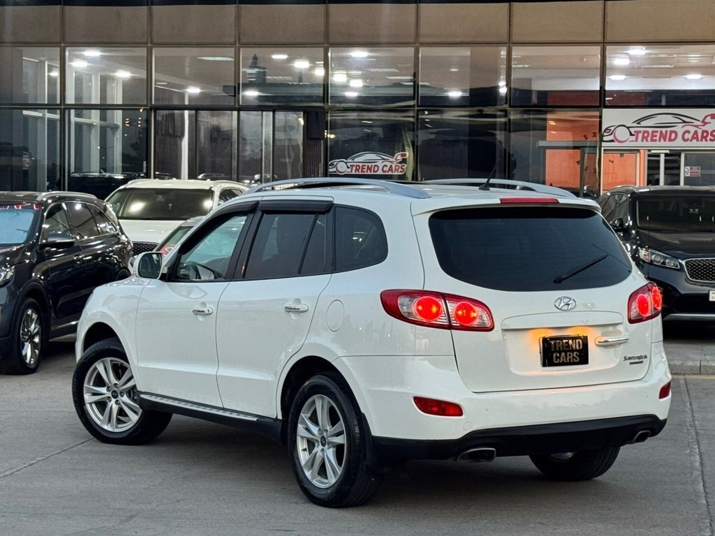 2010 Hyundai Santa Fe, 2.4L, 182000km - Image 9