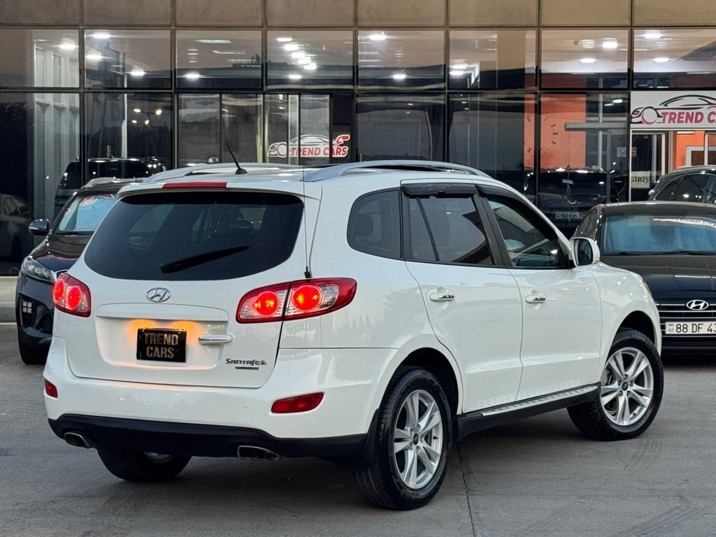 2010 Hyundai Santa Fe, 2.4L, 182000km - Image 10