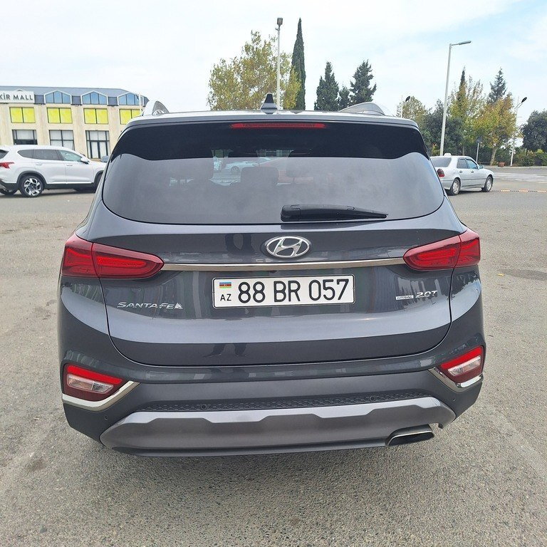 2020 Hyundai Santa Fe, 2.0L, 130357km - Image 2