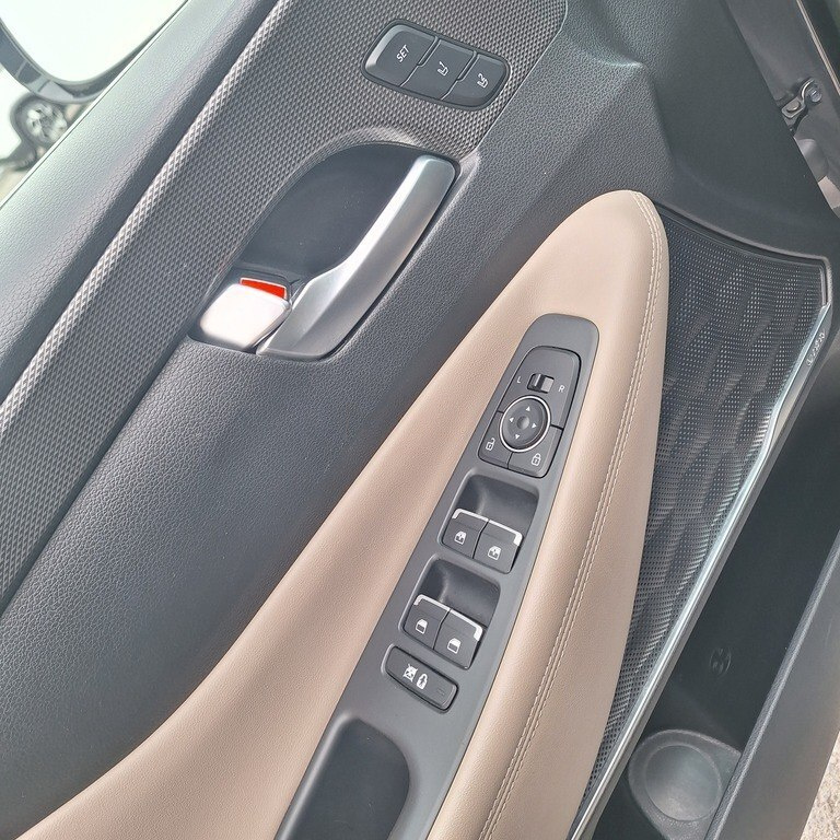2020 Hyundai Santa Fe, 2.0L, 130357km - Image 13