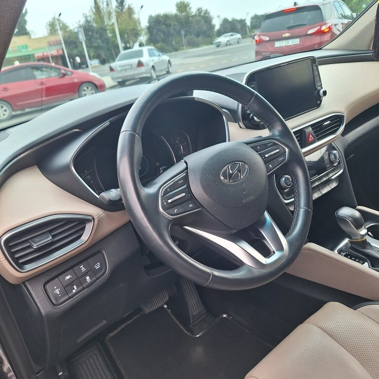 2020 Hyundai Santa Fe, 2.0L, 130357km - Image 3