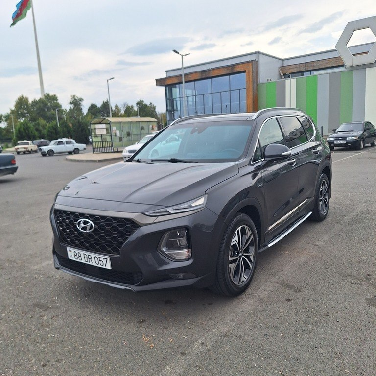 2020 Hyundai Santa Fe, 2.0L, 130357km - Image 5