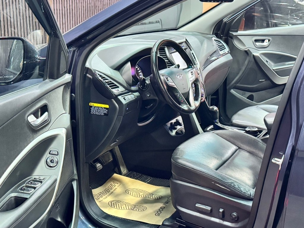 2014 Hyundai Santa Fe, 2.0L, 187000km - Image 11
