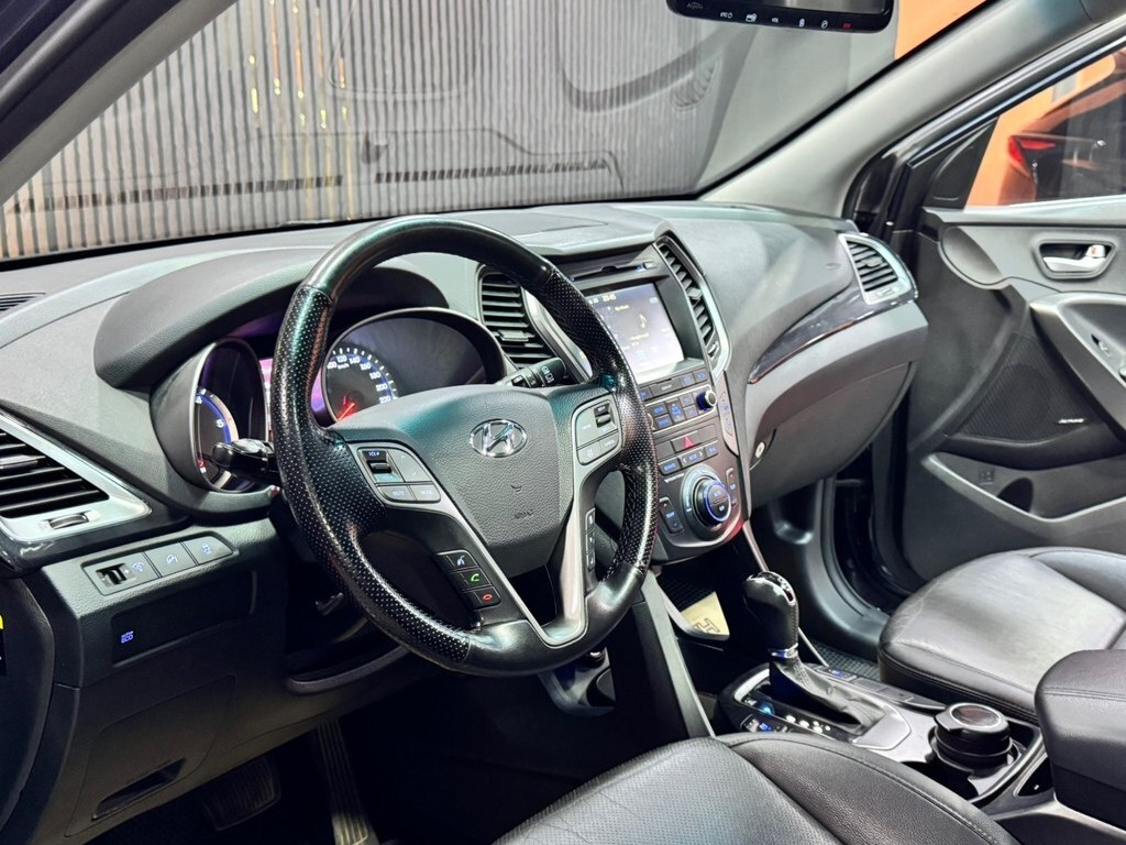 2014 Hyundai Santa Fe, 2.0L, 187000km - Image 12