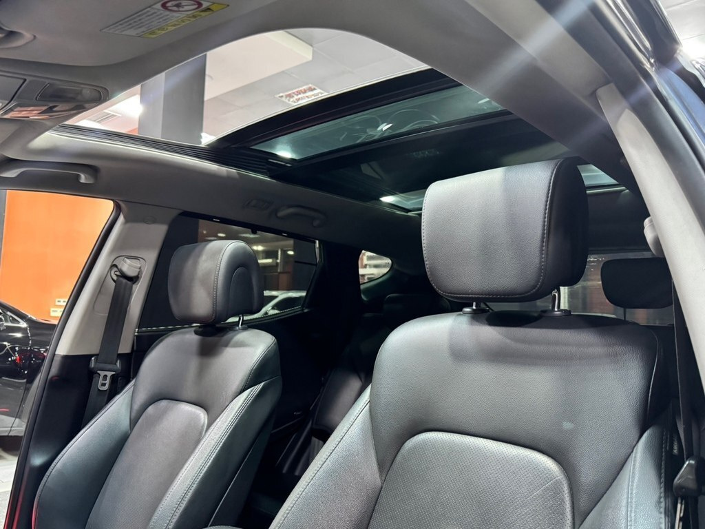 2014 Hyundai Santa Fe, 2.0L, 187000km - Image 14