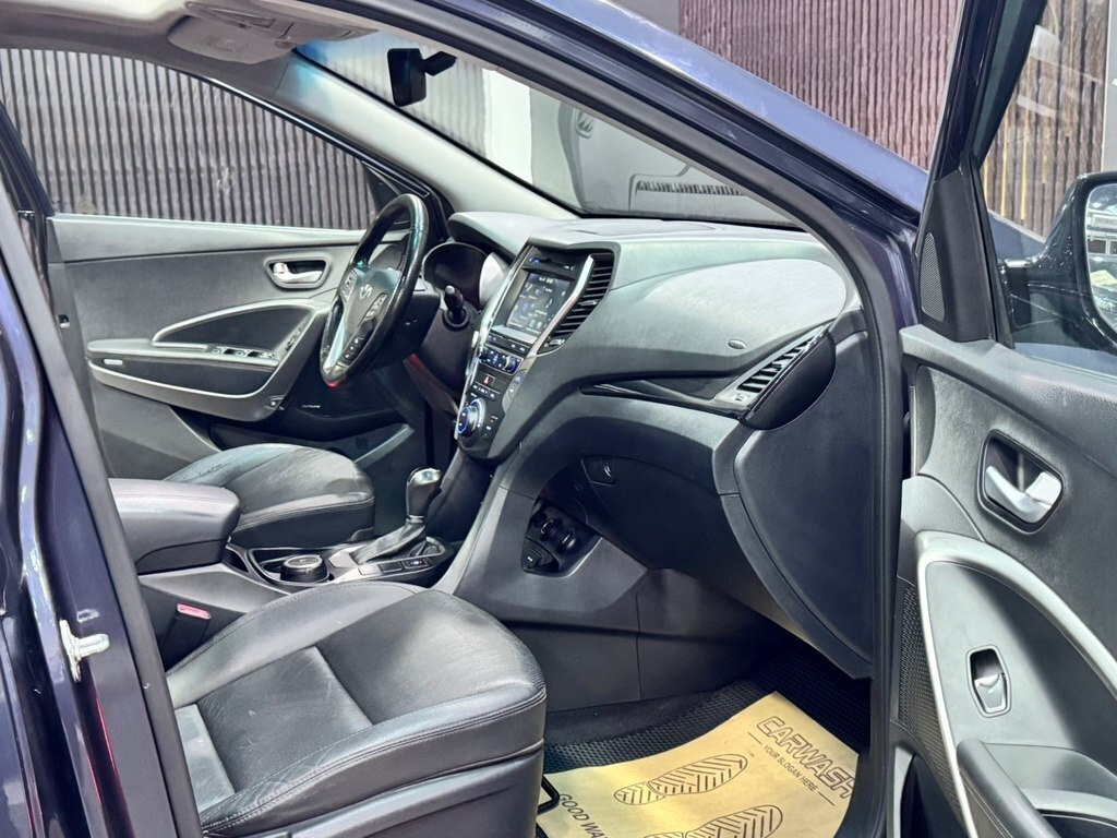 2014 Hyundai Santa Fe, 2.0L, 187000km - Image 16