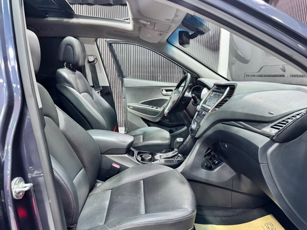 2014 Hyundai Santa Fe, 2.0L, 187000km - Image 18