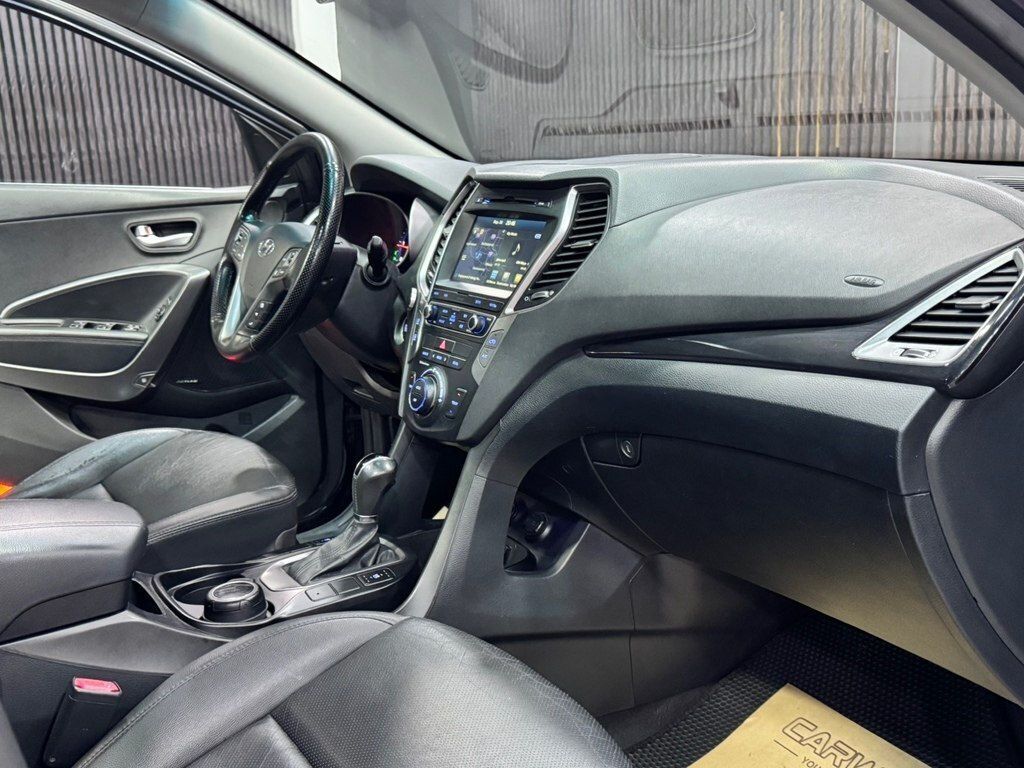 2014 Hyundai Santa Fe, 2.0L, 187000km - Image 19
