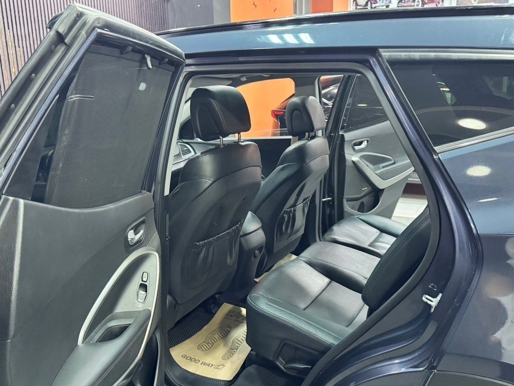 2014 Hyundai Santa Fe, 2.0L, 187000km - Image 21