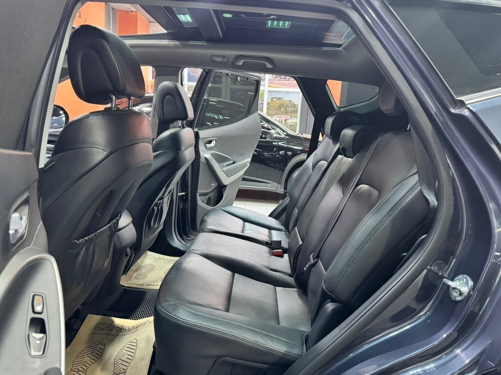 2014 Hyundai Santa Fe, 2.0L, 187000km - Image 22
