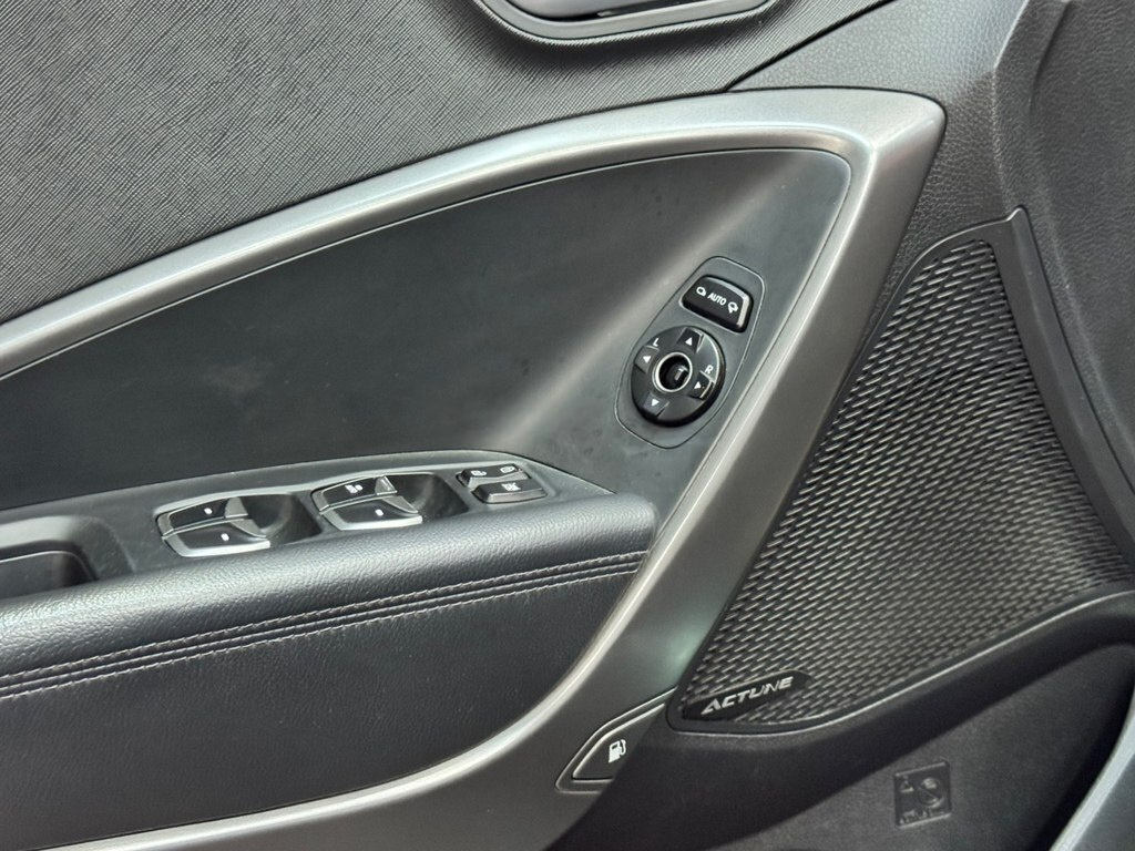 2014 Hyundai Santa Fe, 2.0L, 187000km - Image 27