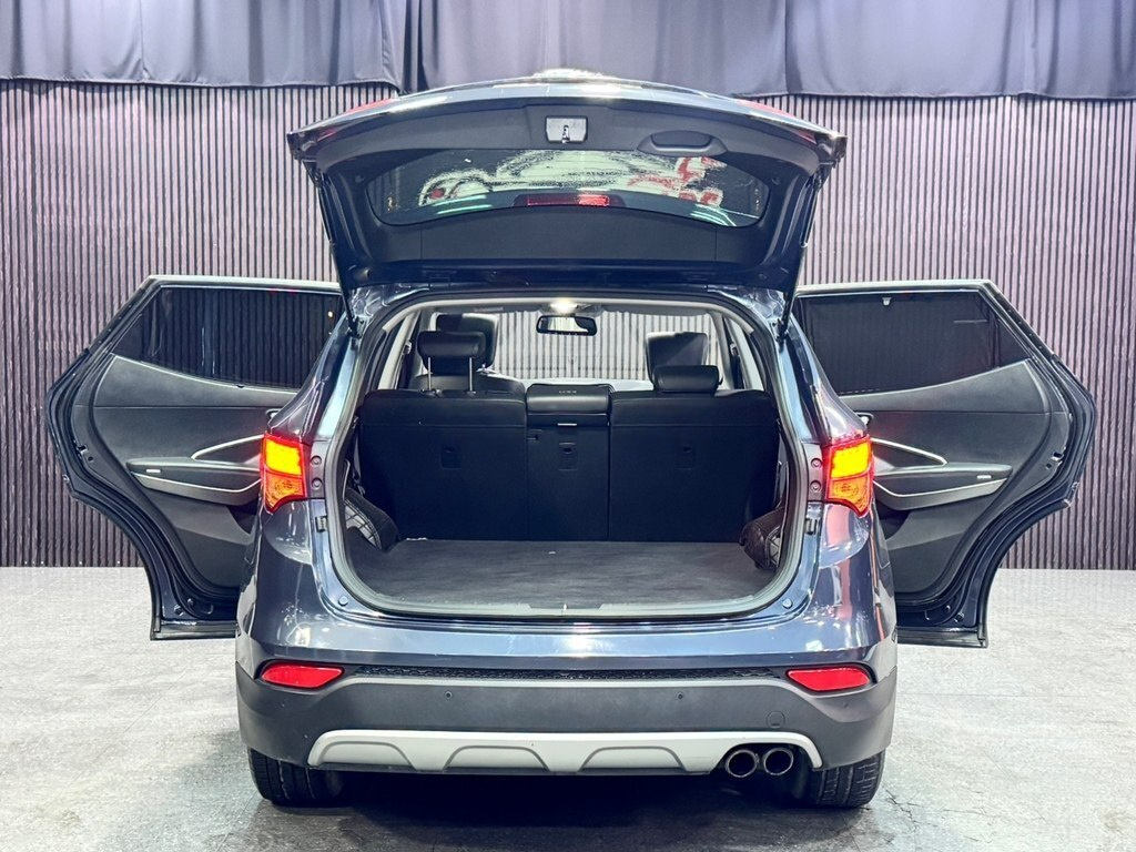 2014 Hyundai Santa Fe, 2.0L, 187000km - Image 10