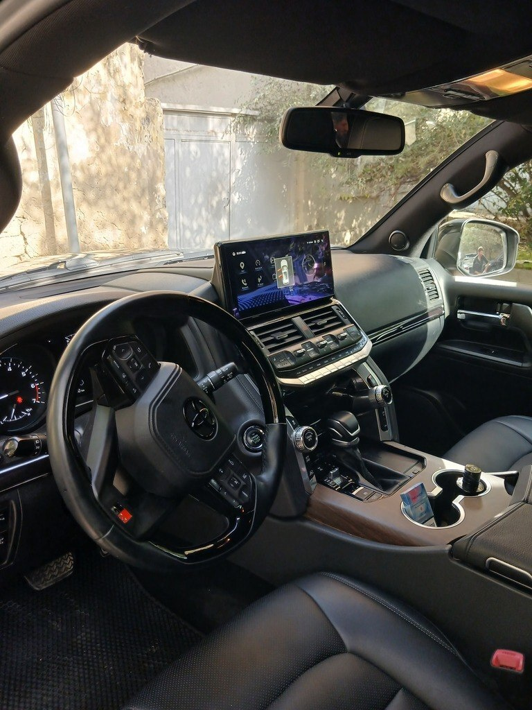 2012 Toyota Land Cruiser, 4.6L, 212000km - Image 3