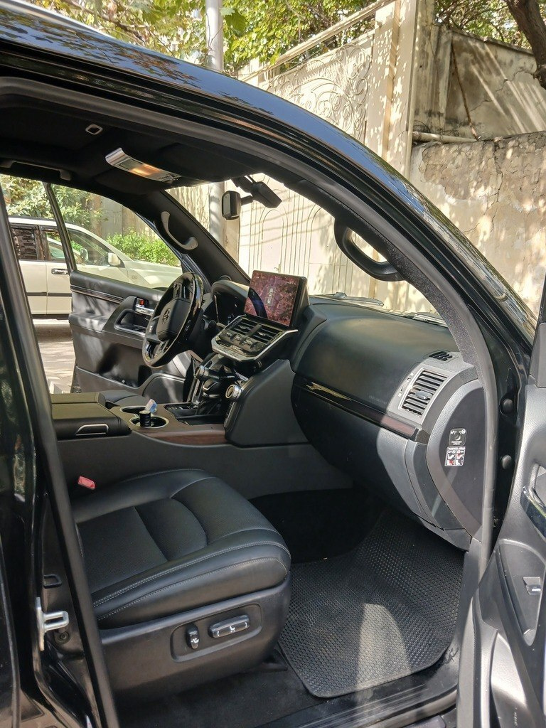 2012 Toyota Land Cruiser, 4.6L, 212000km - Image 4
