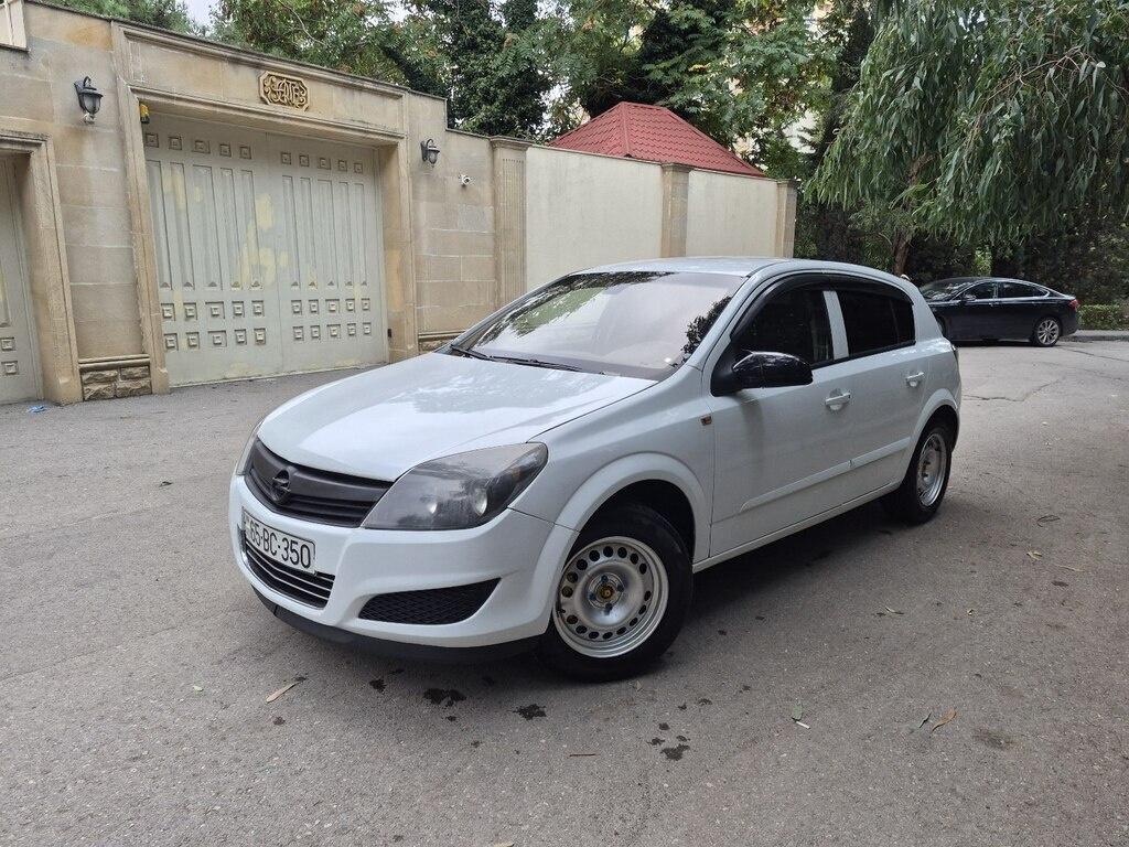 2008 Opel Astra, 1.4L, 298000km - Image 2
