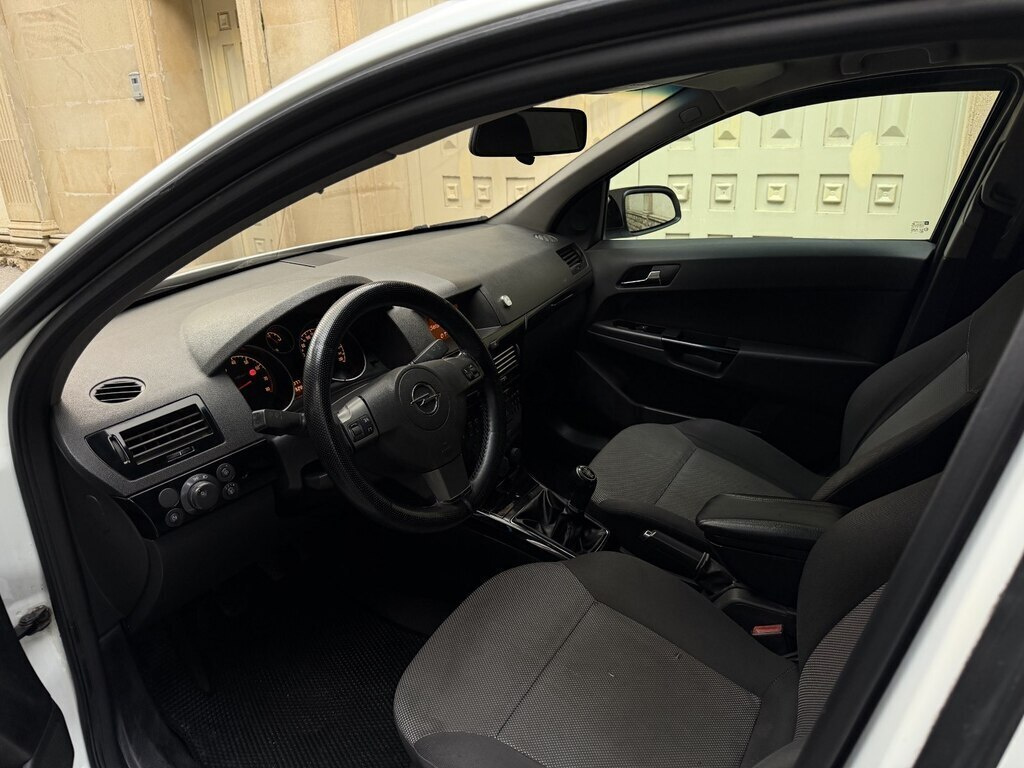 2008 Opel Astra, 1.4L, 298000km - Image 11