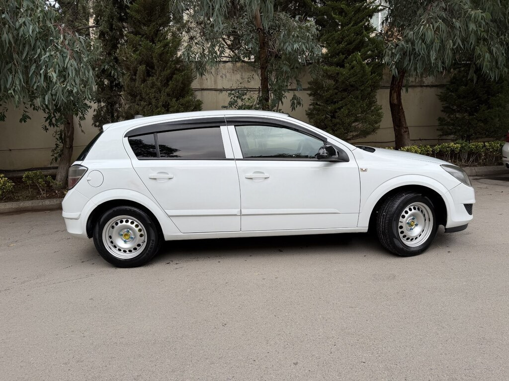 2008 Opel Astra, 1.4L, 298000km - Image 5