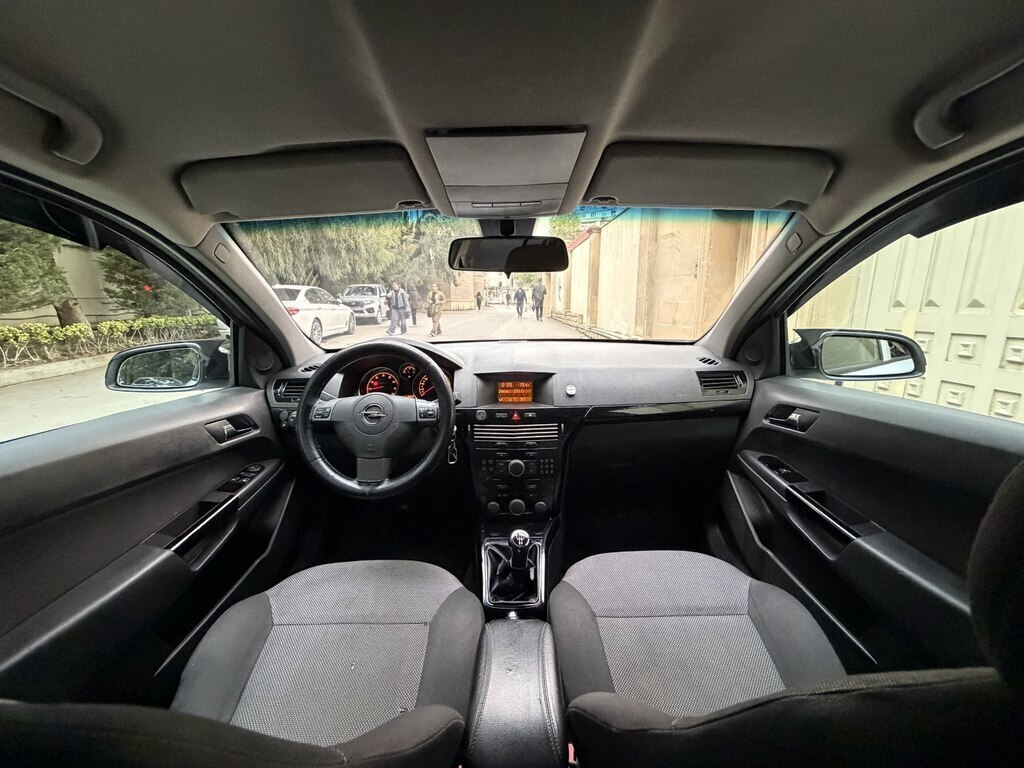2008 Opel Astra, 1.4L, 298000km - Image 10