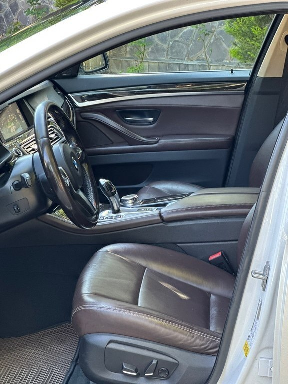 2015 BMW 528, 2.0L, 185000km - Image 12