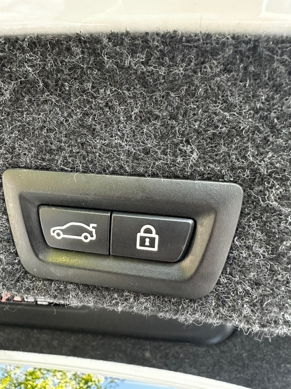 2015 BMW 528, 2.0L, 185000km - Image 17