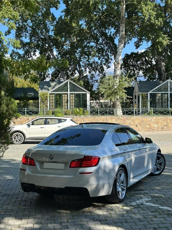 2015 BMW 528, 2.0L, 185000km - Image 3