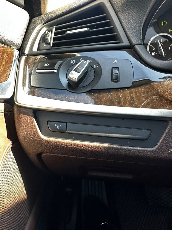 2015 BMW 528, 2.0L, 185000km - Image 21