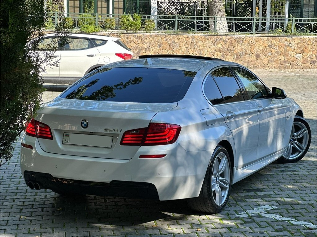 2015 BMW 528, 2.0L, 185000km - Image 4