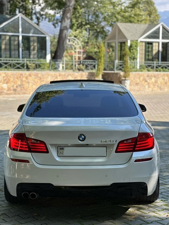 2015 BMW 528, 2.0L, 185000km - Image 9