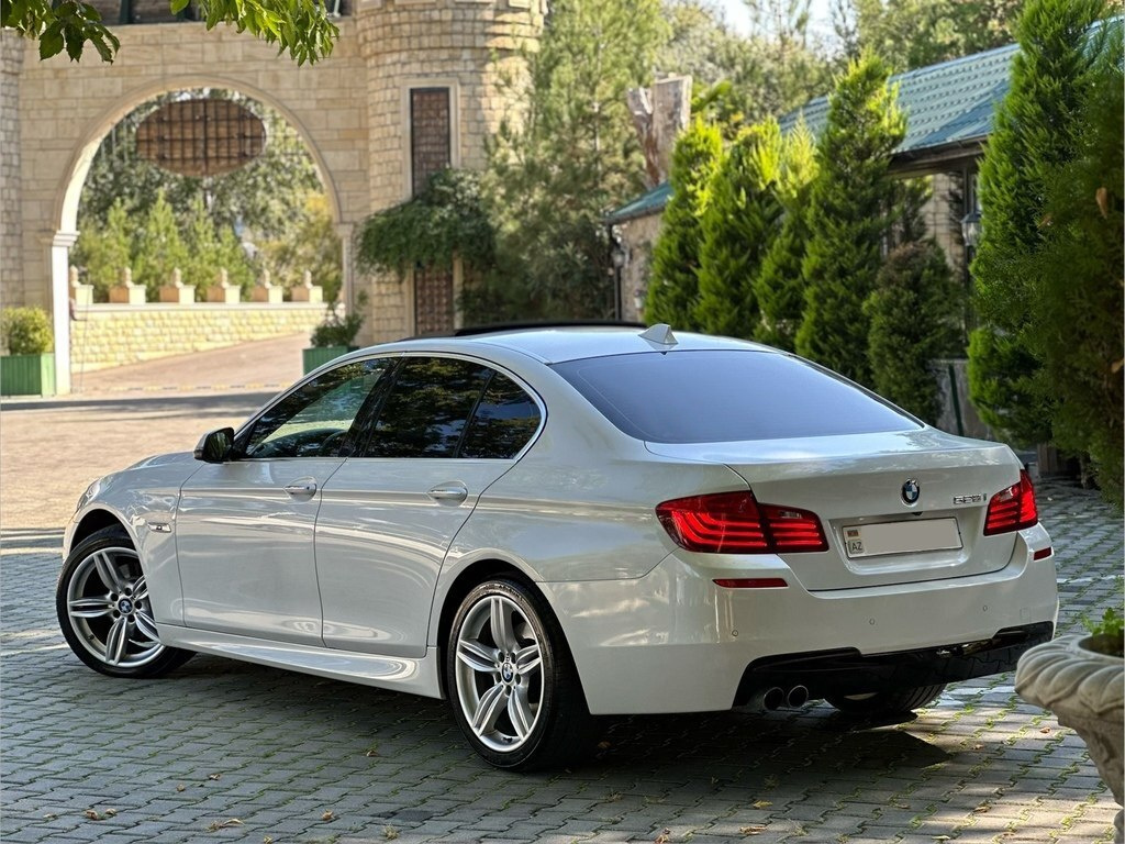 2015 BMW 528, 2.0L, 185000km - Image 10