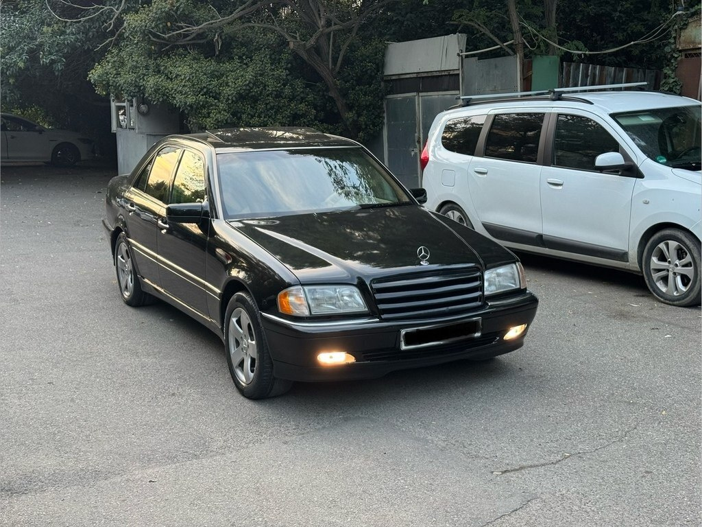 1998 Mercedes C 240, 2.4L, 300000km - Image 3