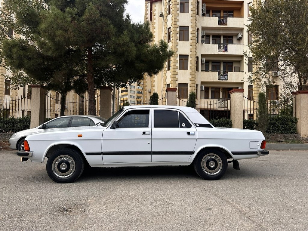 1999 GAZ 3102 "Volga", 2.5L, 36000km - Image 2