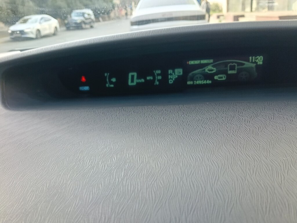 2015 Toyota Prius, 1.8L, 401602km - Image 13