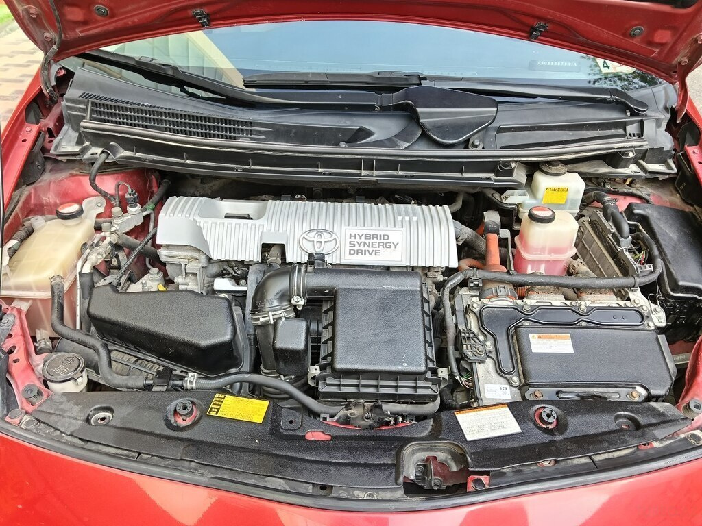 2015 Toyota Prius, 1.8L, 401602km - Image 16