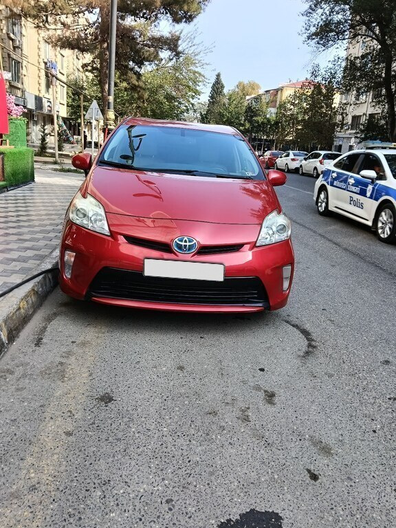 2015 Toyota Prius, 1.8L, 401602km - Image 18