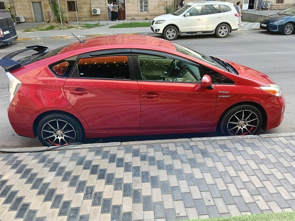 2015 Toyota Prius, 1.8L, 401602km - Image 3