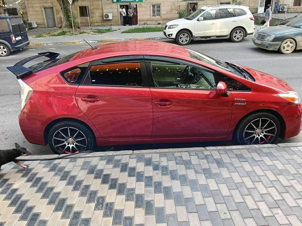 2015 Toyota Prius, 1.8L, 401602km - Image 4