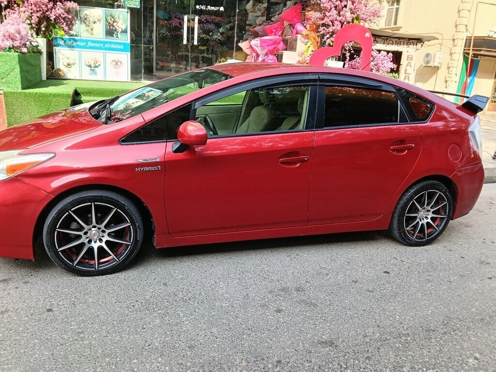 2015 Toyota Prius, 1.8L, 401602km - Image 5