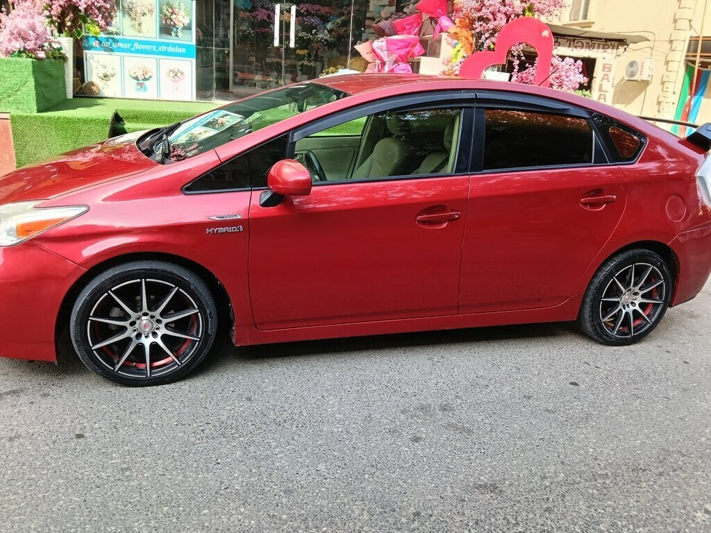2015 Toyota Prius, 1.8L, 401602km - Image 6