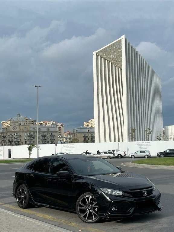 2018 Honda Civic, 1.5L, 142000km - Image 5