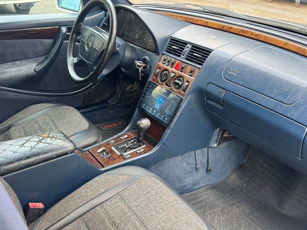 1998 Mercedes C 240, 2.4L, 348888km - Image 2
