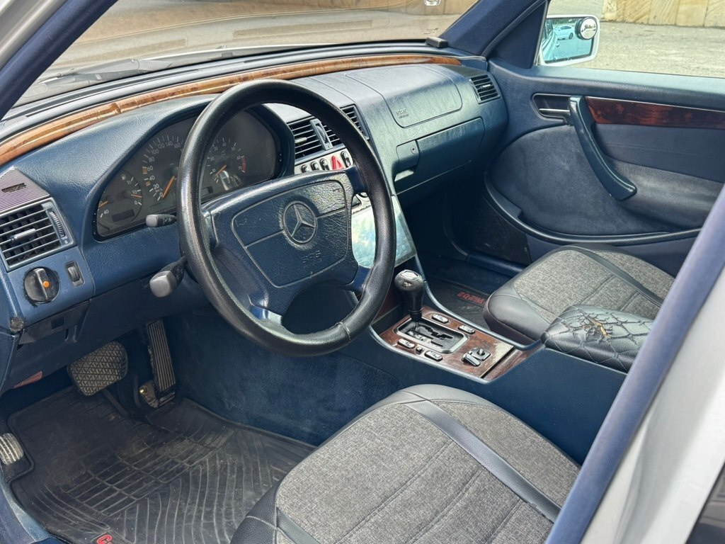 1998 Mercedes C 240, 2.4L, 348888km - Image 3