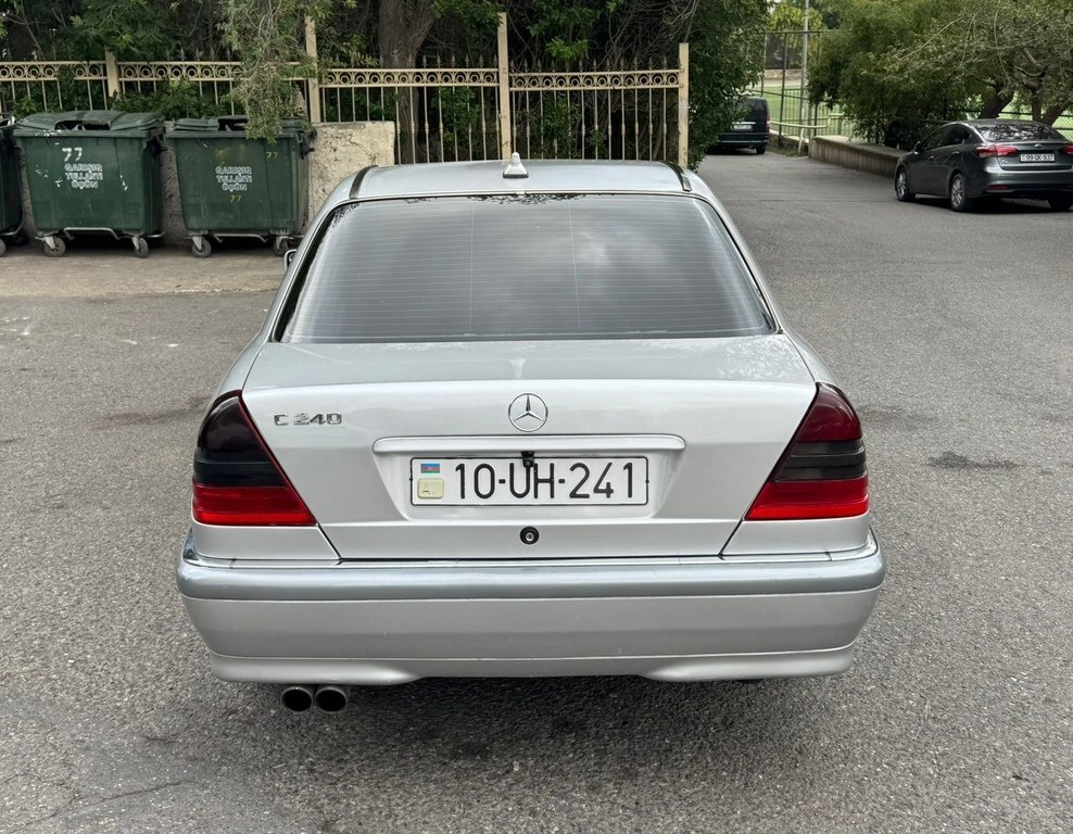 1998 Mercedes C 240, 2.4L, 348888km - Image 4